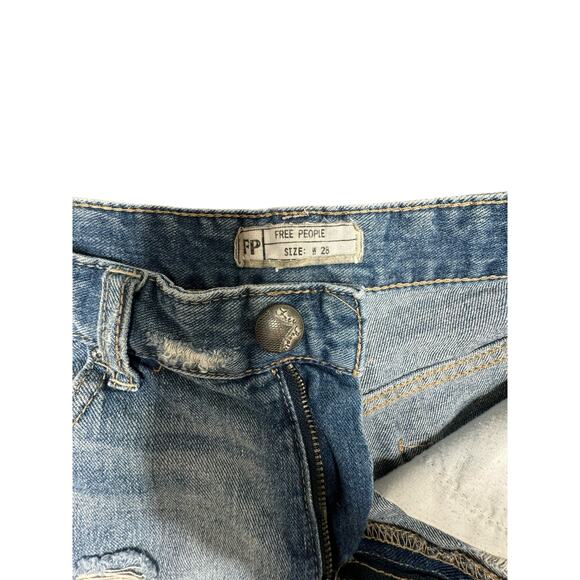 Free People Distressed Jean Shorts Size 28 - Picture 3 of 4